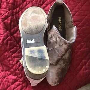 Velvet boots